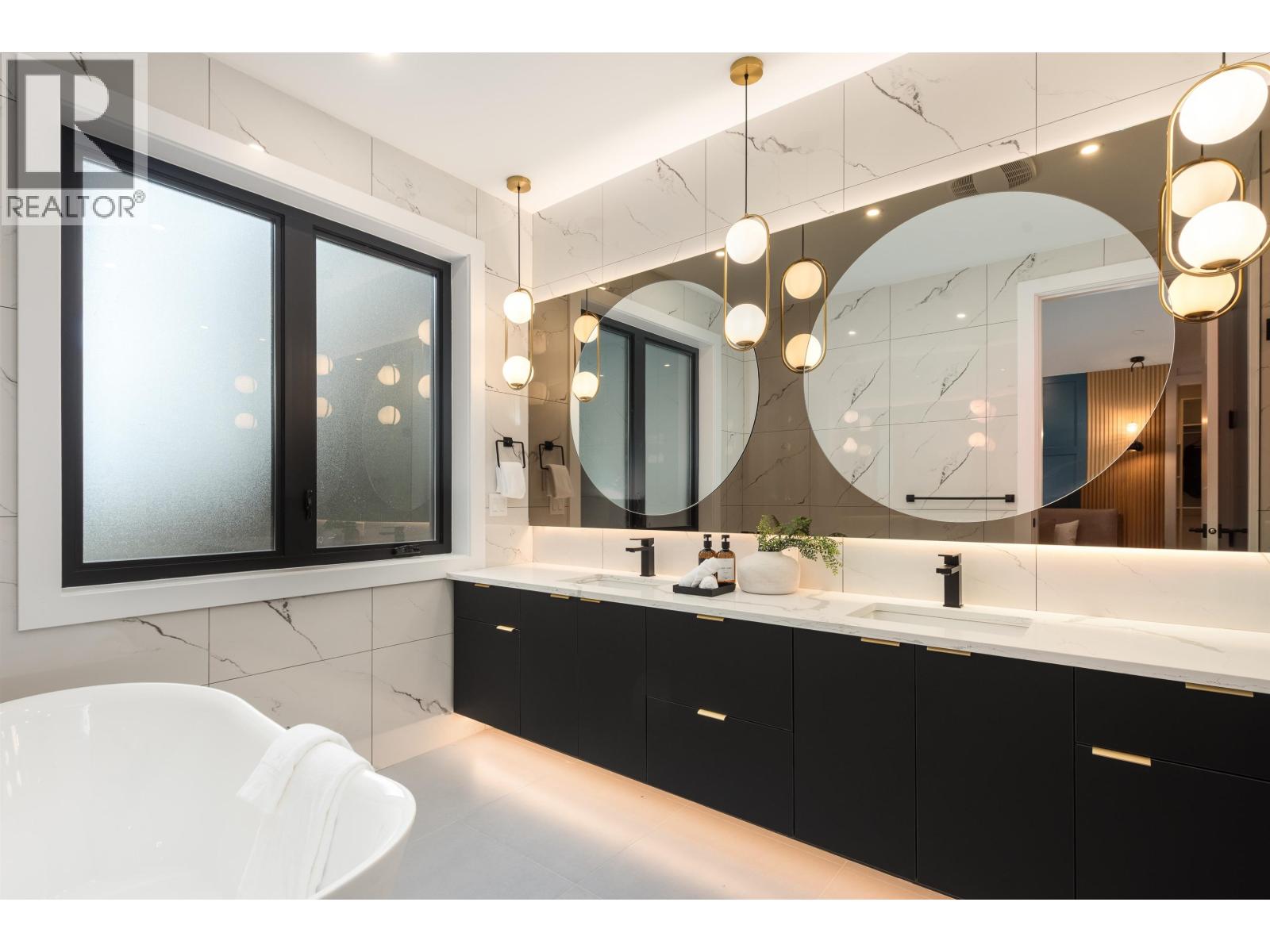 881 Porter Street, Coquitlam, British Columbia V3J 5B9 - Photo 22 - R3072310