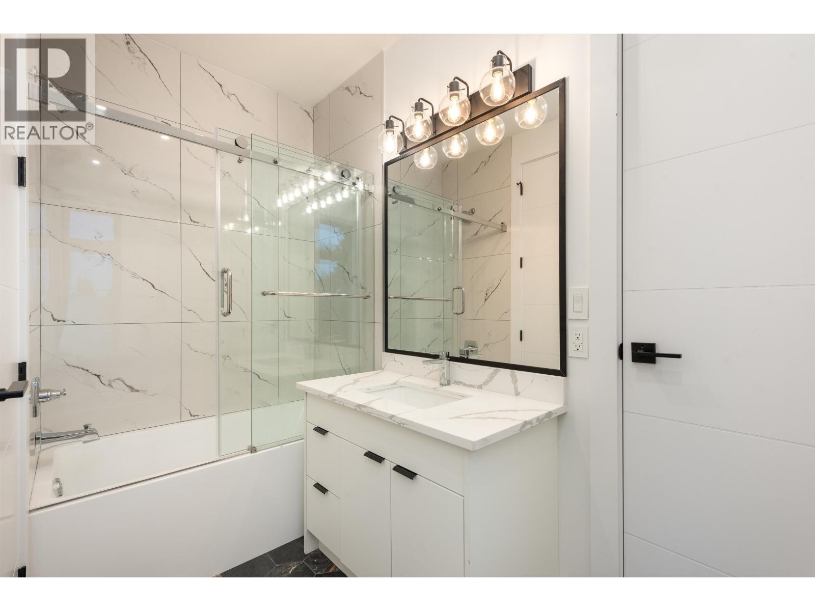 881 Porter Street, Coquitlam, British Columbia V3J 5B9 - Photo 29 - R3072310