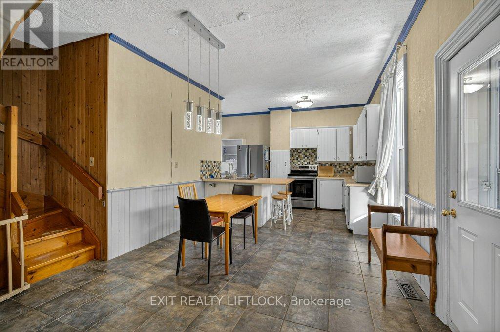 212 Barnardo Avenue, Peterborough, Ontario  K9H 5V7 - Photo 12 - X12605256