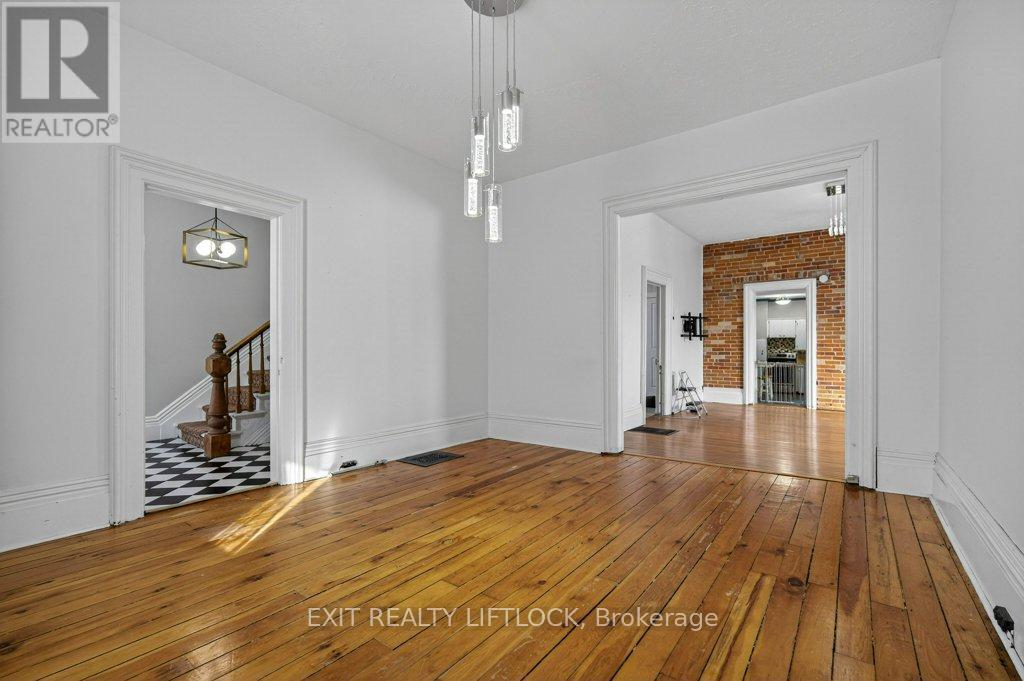 212 Barnardo Avenue, Peterborough, Ontario  K9H 5V7 - Photo 7 - X12605256
