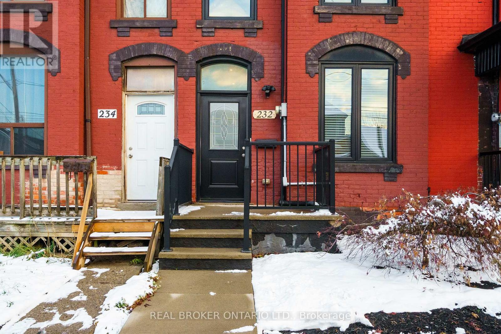 232 Wellington Street N, Hamilton, Ontario  L8L 5A8 - Photo 2 - X12604916