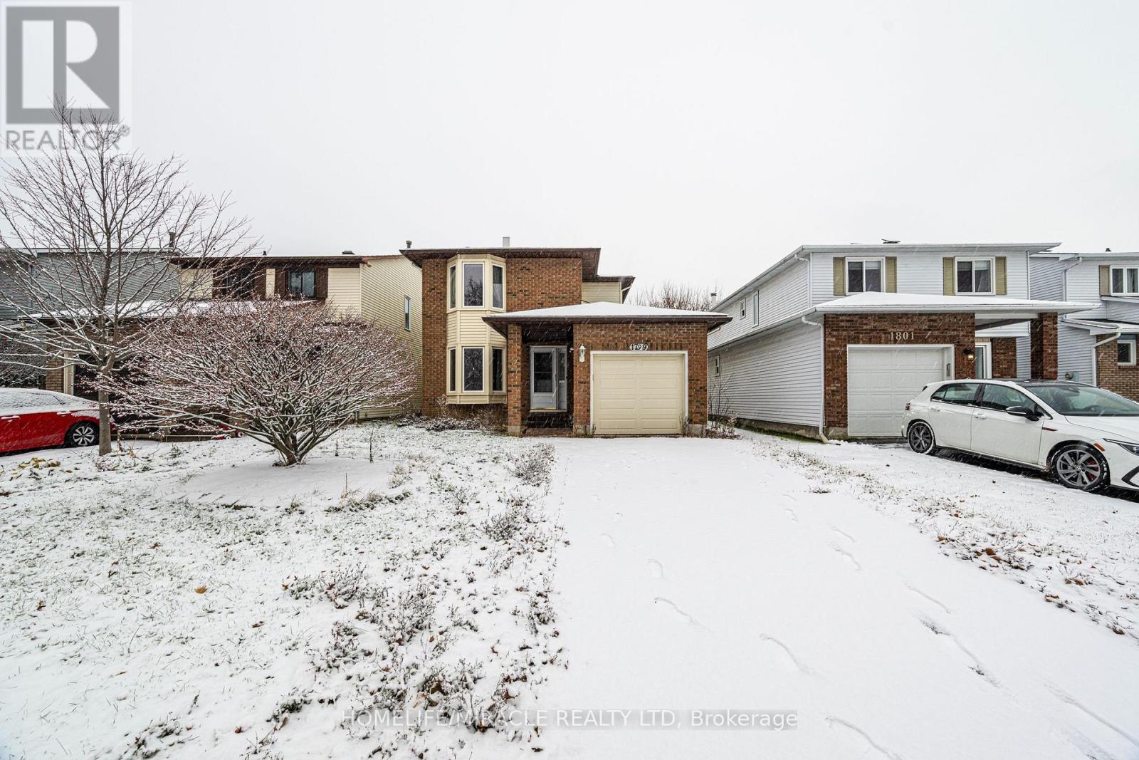 1799 Bromont Way, Ottawa, Ontario  K1C 5H9 - Photo 3 - X12605000