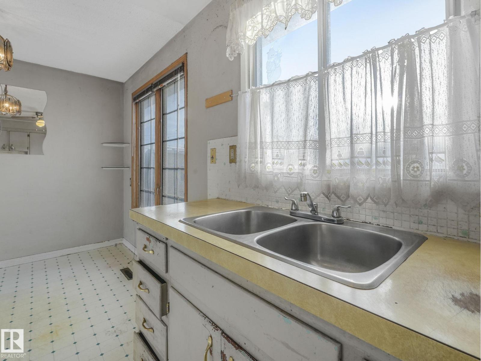 16507 91 Av Nw, Edmonton, Alberta  T5R 5A3 - Photo 44 - E4467518