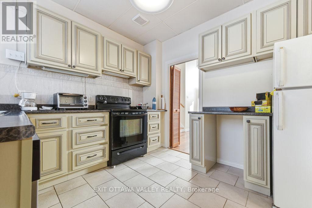 3 Newton Crescent, Deep River, Ontario  K0J 1P0 - Photo 13 - X12605238