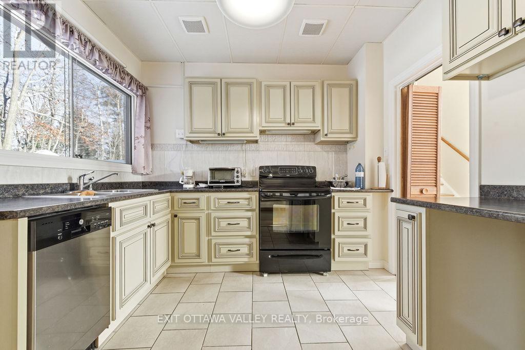 3 Newton Crescent, Deep River, Ontario  K0J 1P0 - Photo 14 - X12605238