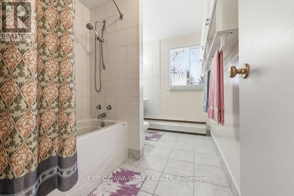 3 Newton Crescent, Deep River, Ontario  K0J 1P0 - Photo 23 - X12605238