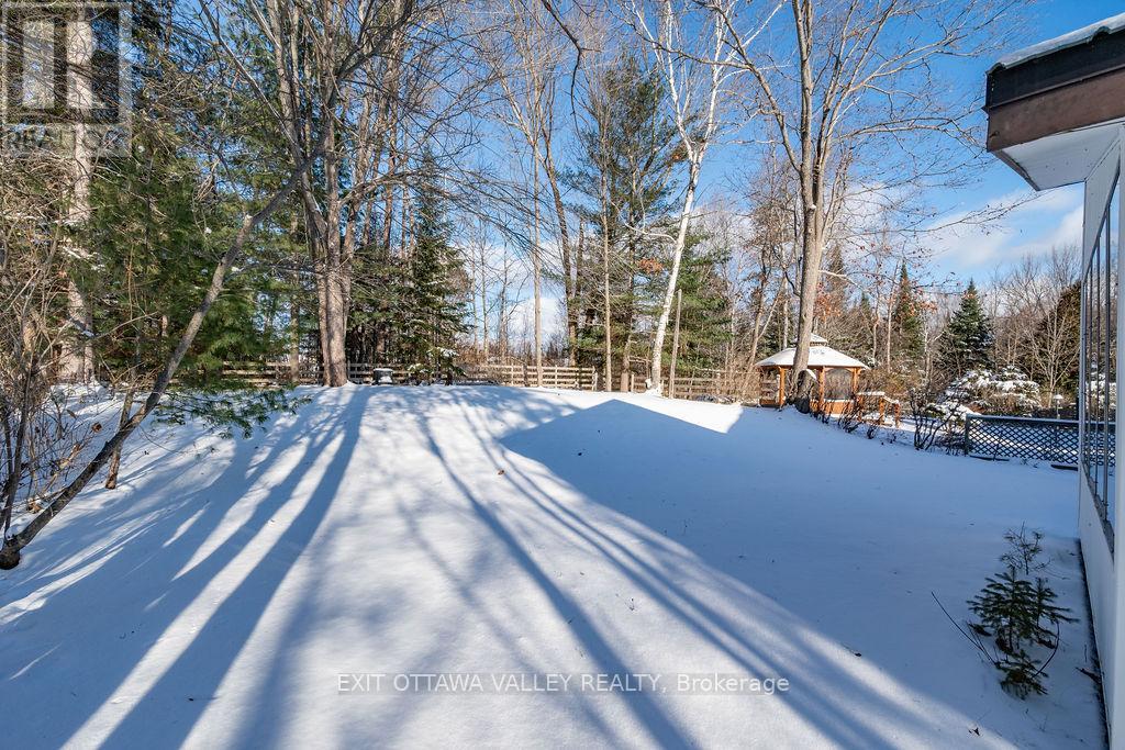 3 Newton Crescent, Deep River, Ontario  K0J 1P0 - Photo 33 - X12605238