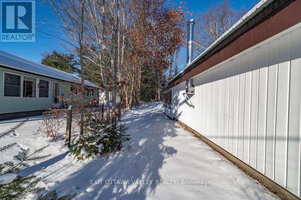 3 Newton Crescent, Deep River, Ontario  K0J 1P0 - Photo 34 - X12605238