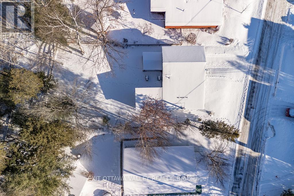 3 Newton Crescent, Deep River, Ontario  K0J 1P0 - Photo 37 - X12605238