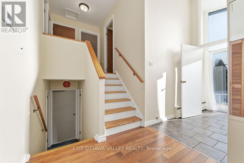 3 Newton Crescent, Deep River, Ontario  K0J 1P0 - Photo 5 - X12605238