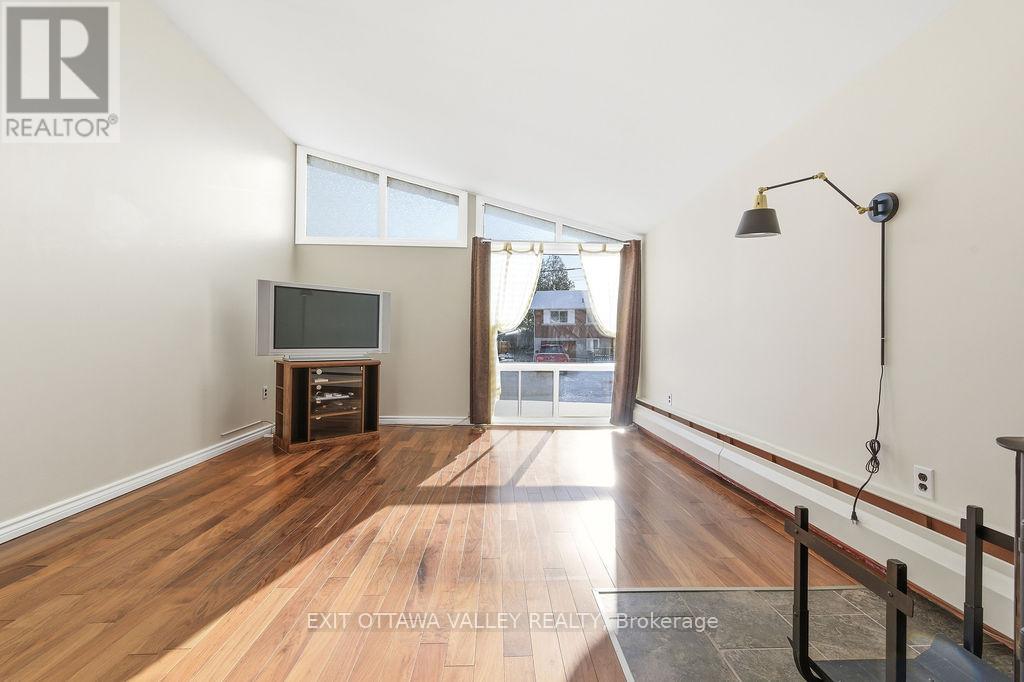 3 Newton Crescent, Deep River, Ontario  K0J 1P0 - Photo 7 - X12605238