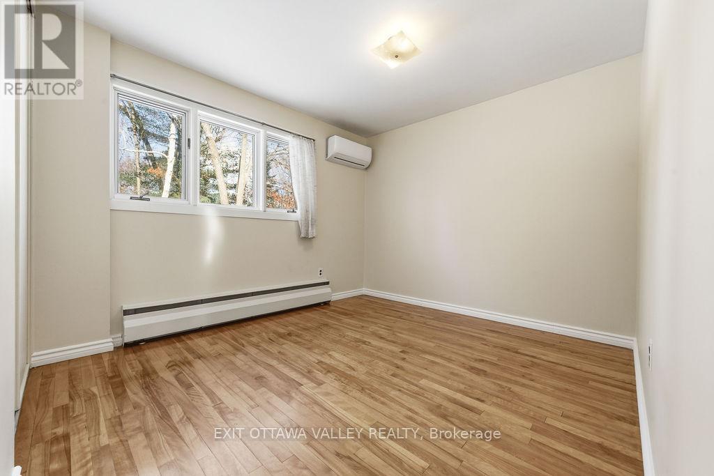 3 Newton Crescent, Deep River, Ontario  K0J 1P0 - Photo 9 - X12605238