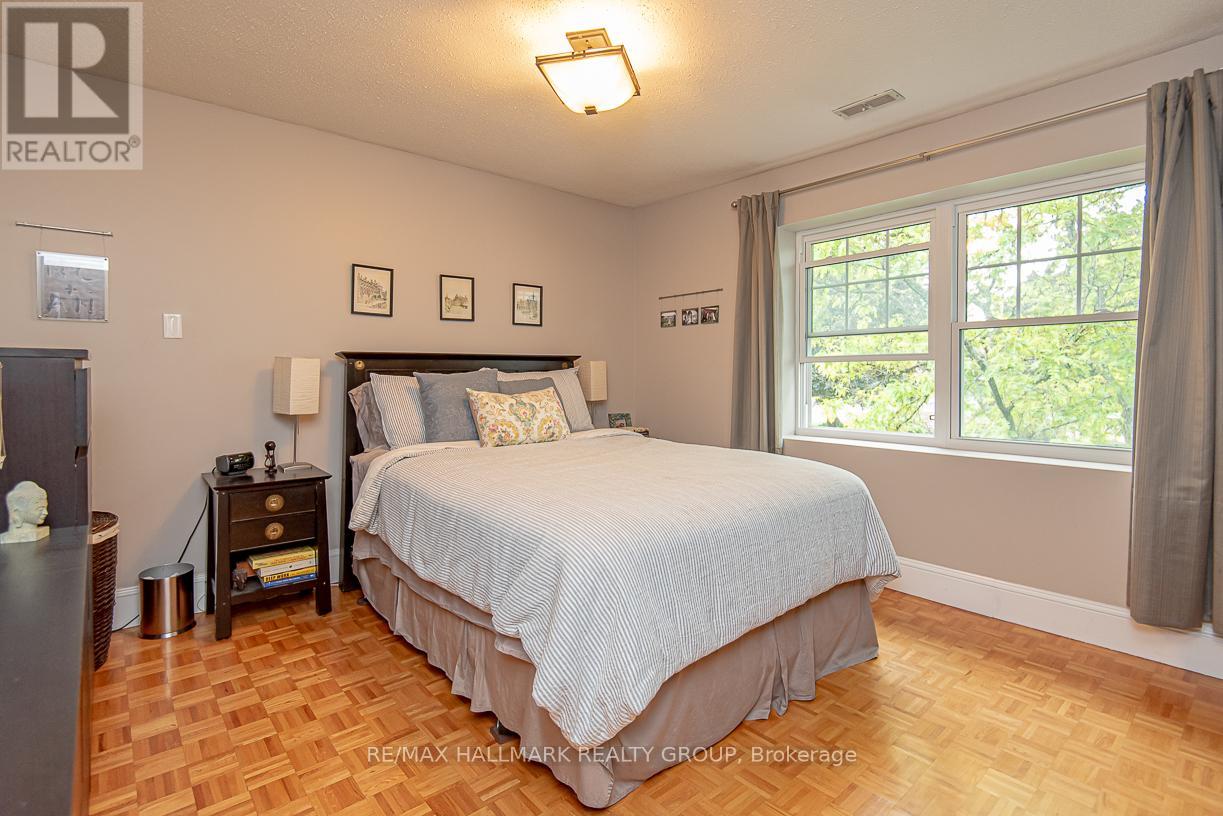 875 Kingsmere Avenue, Ottawa, Ontario  K2A 3J8 - Photo 21 - X12605050