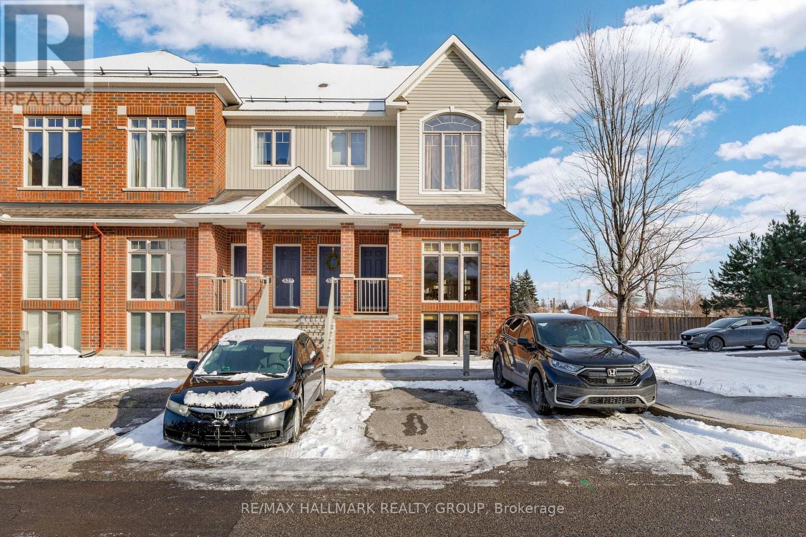 4 - 577 Reardon Private, Ottawa, Ontario  K1V 2K9 - Photo 2 - X12605084