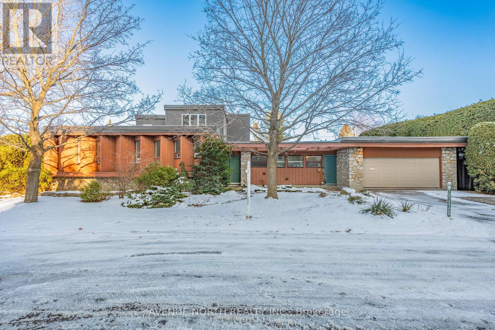 201 Latchford Road, Ottawa, Ontario  K1Z 5W1 - Photo 2 - X12605236