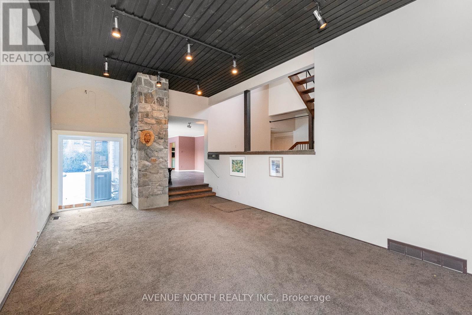 201 Latchford Road, Ottawa, Ontario  K1Z 5W1 - Photo 23 - X12605236