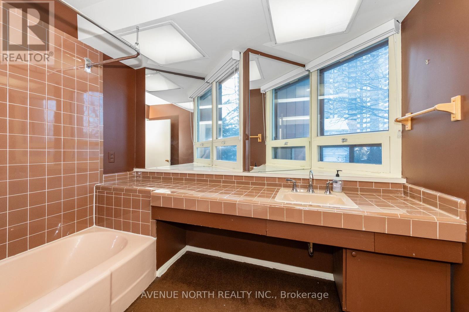 201 Latchford Road, Ottawa, Ontario  K1Z 5W1 - Photo 28 - X12605236