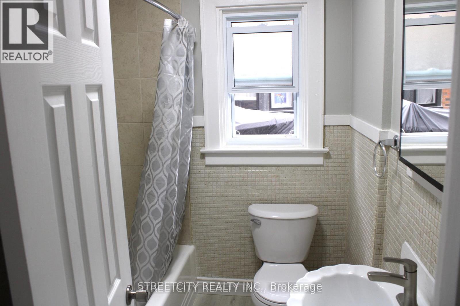 437 Charlotte Street, London East, Ontario  N5W 4A5 - Photo 32 - X12605046