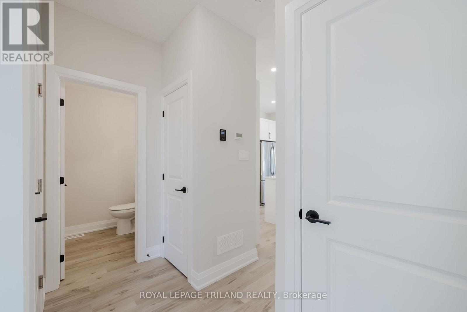 1867 Dalmagarry Road, London North, Ontario  N6G 0A6 - Photo 6 - X12605224