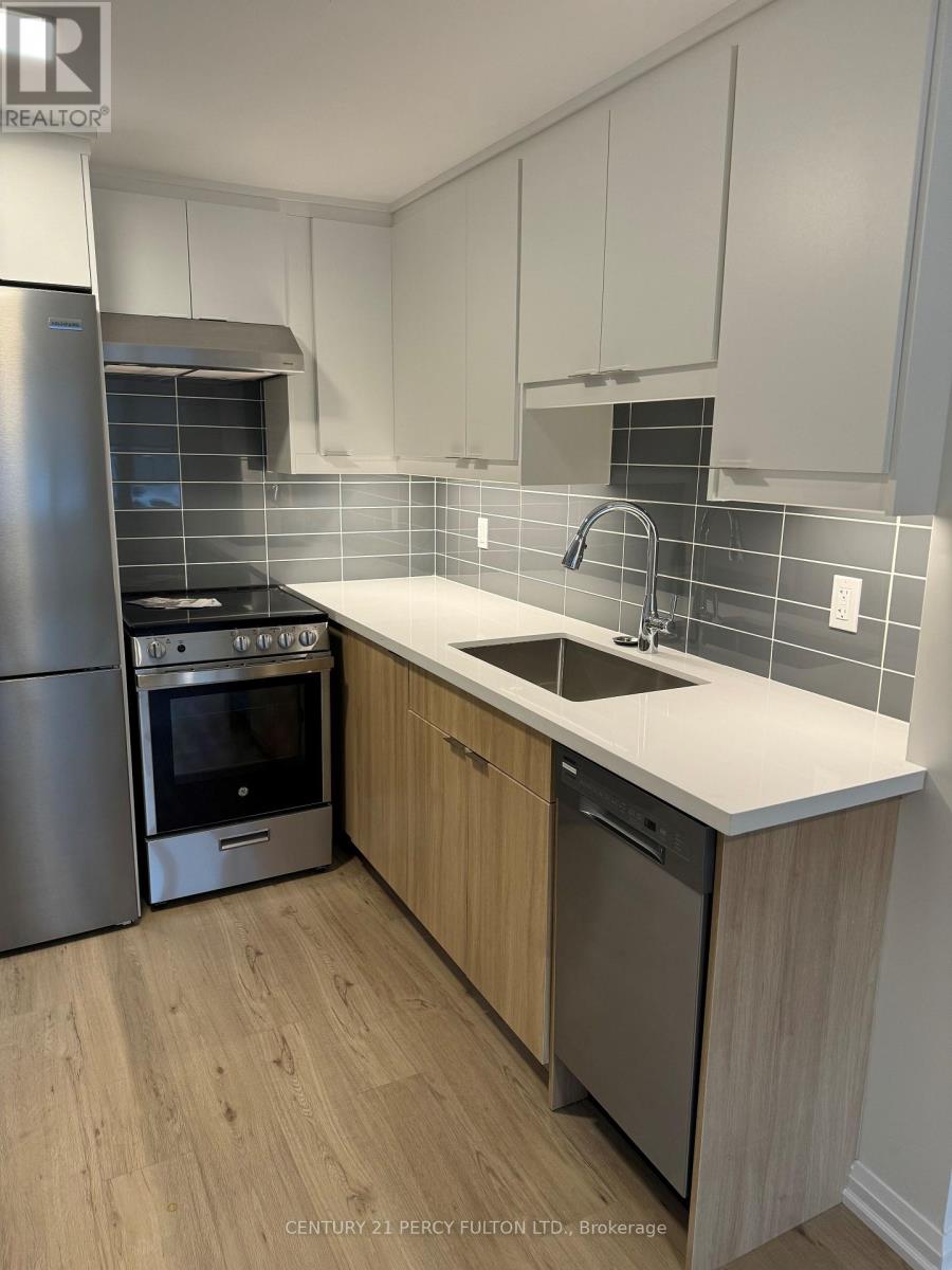 3 - 167 Thirtieth Street, Toronto, Ontario  M8V 4E5 - Photo 4 - W12048536