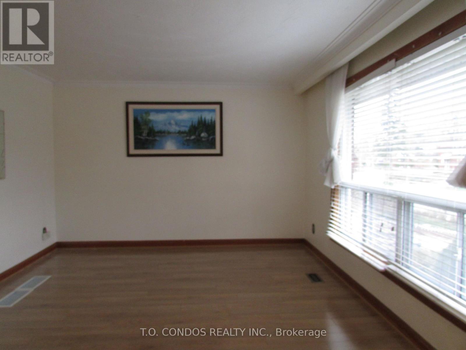 21 Black Creek Boulevard, Toronto, Ontario  M6N 2K6 - Photo 17 - W12596226