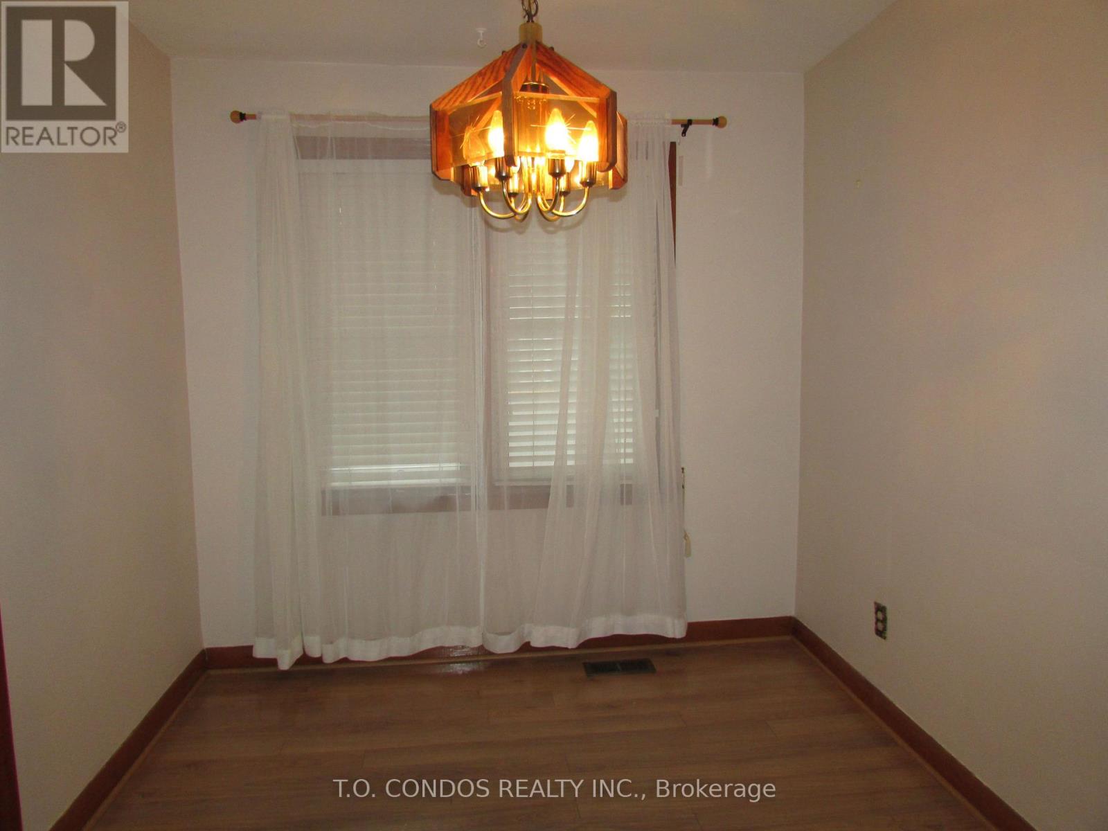 21 Black Creek Boulevard, Toronto, Ontario  M6N 2K6 - Photo 19 - W12596226