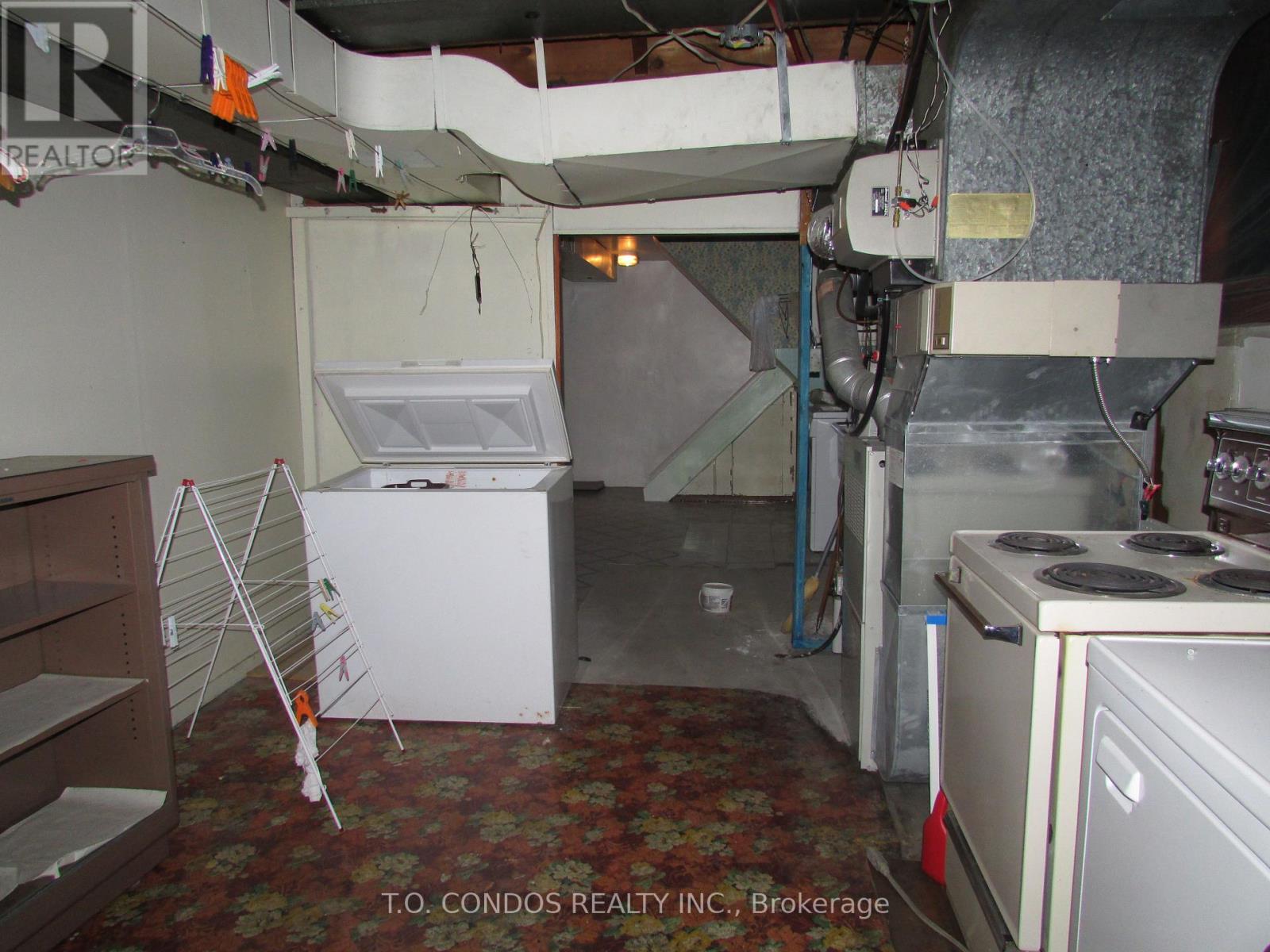 21 Black Creek Boulevard, Toronto, Ontario  M6N 2K6 - Photo 23 - W12596226