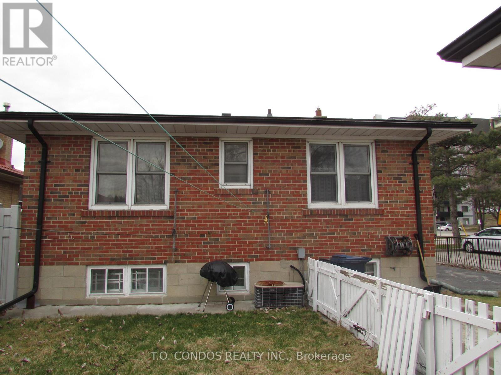 21 Black Creek Boulevard, Toronto, Ontario  M6N 2K6 - Photo 29 - W12596226