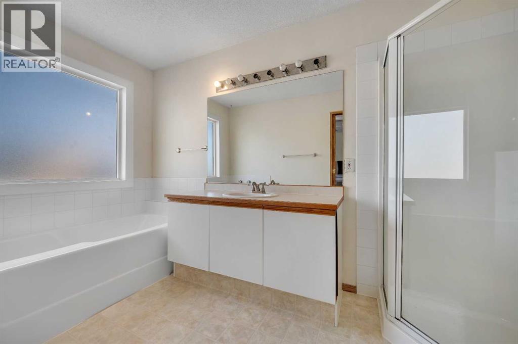 137 Martinpark Way Ne, Calgary, Alberta  T3J 3M8 - Photo 25 - A2273200