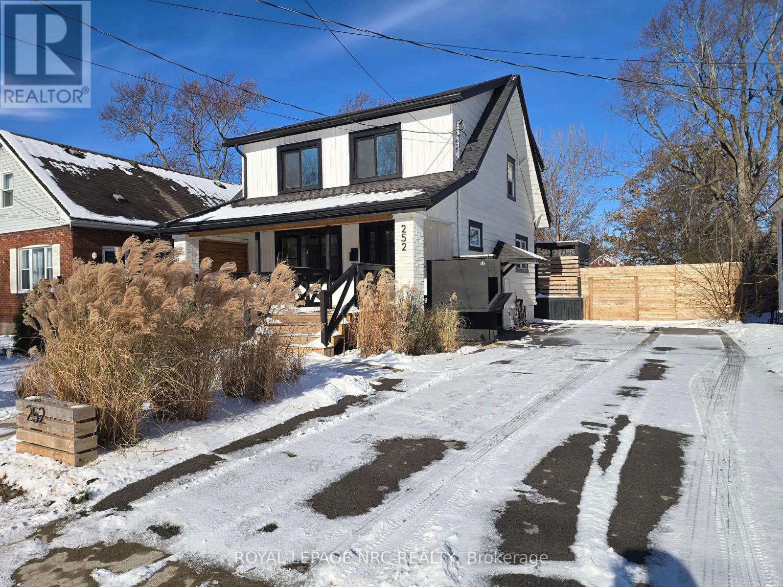 252 Emerick Avenue, Fort Erie, Ontario  L2A 2W5 - Photo 2 - X12605196