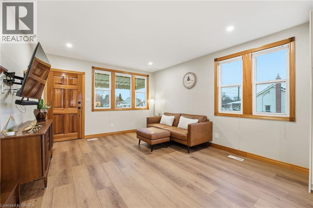 366 Wellington Street, Brantford, Ontario  N3S 4A9 - Photo 4 - 40790855