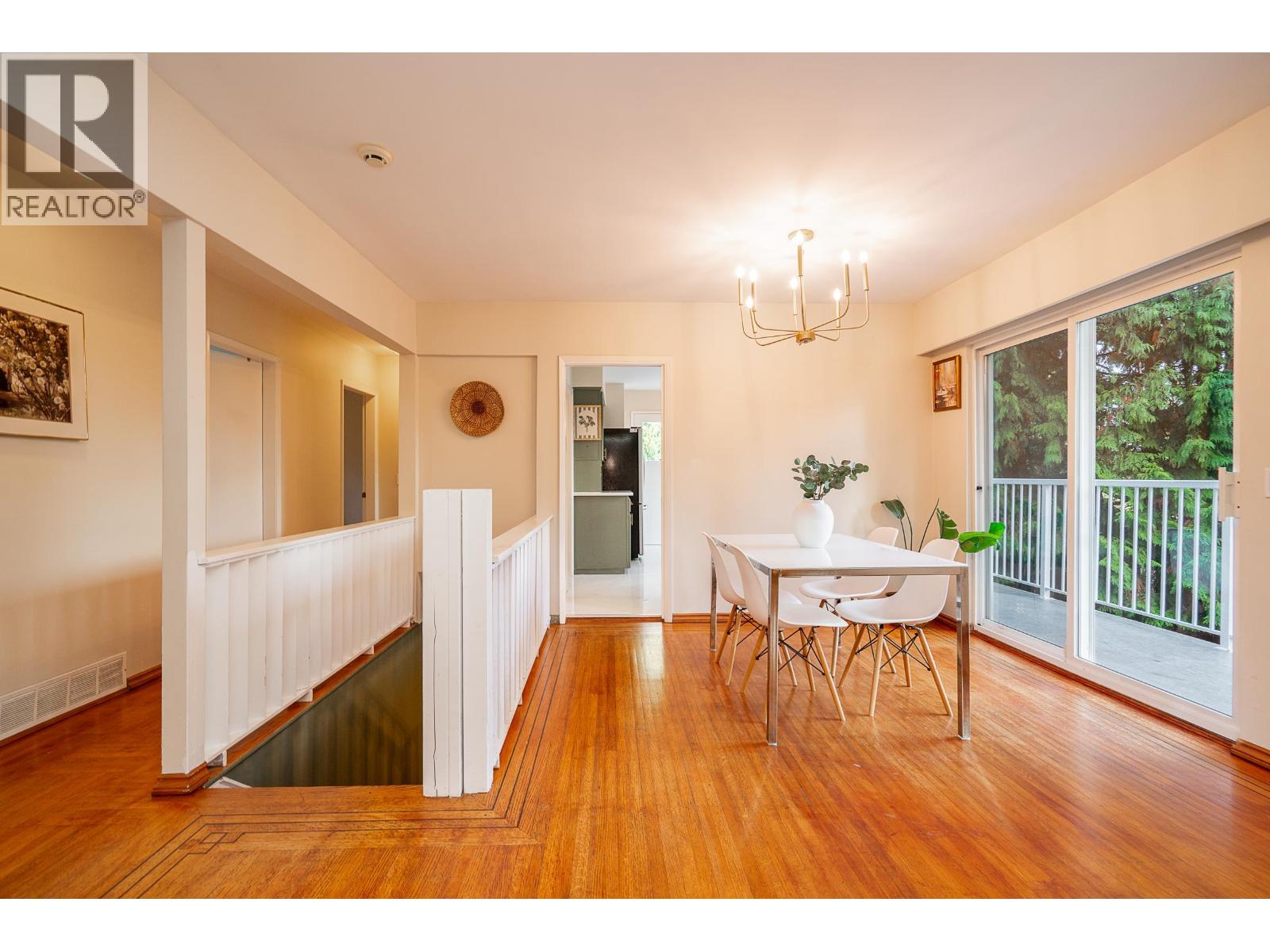 1648 Scarborough Crescent, Port Coquitlam, British Columbia V3C 2R1 - Photo 6 - R3072032