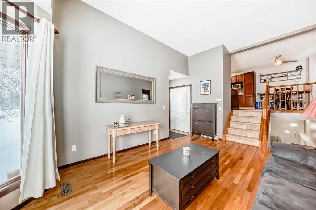 219 Sandstone Drive Nw, Calgary, Alberta  t3k 3b9 - Photo 13 - A2272588