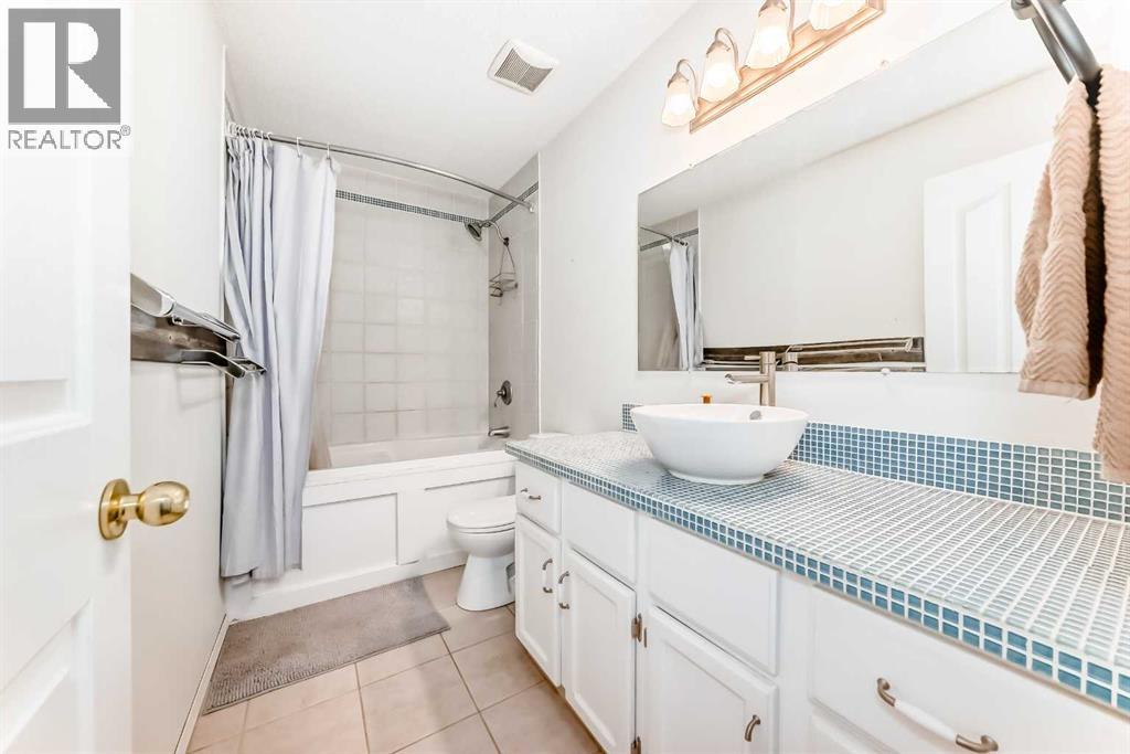 219 Sandstone Drive Nw, Calgary, Alberta  t3k 3b9 - Photo 17 - A2272588