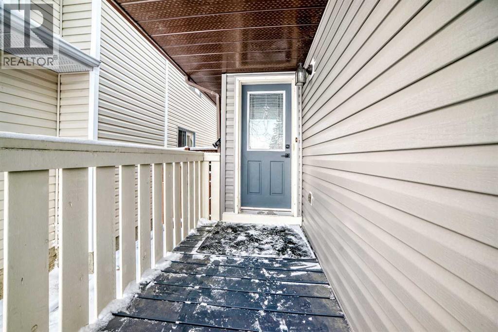 219 Sandstone Drive Nw, Calgary, Alberta  t3k 3b9 - Photo 4 - A2272588