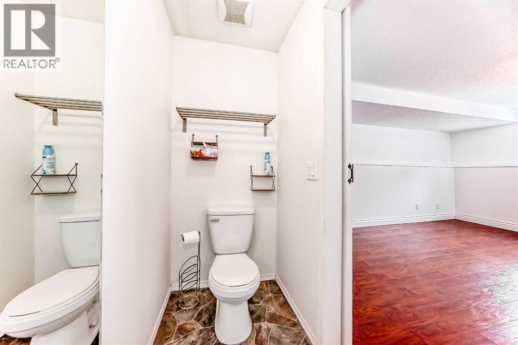 219 Sandstone Drive Nw, Calgary, Alberta  t3k 3b9 - Photo 24 - A2272588