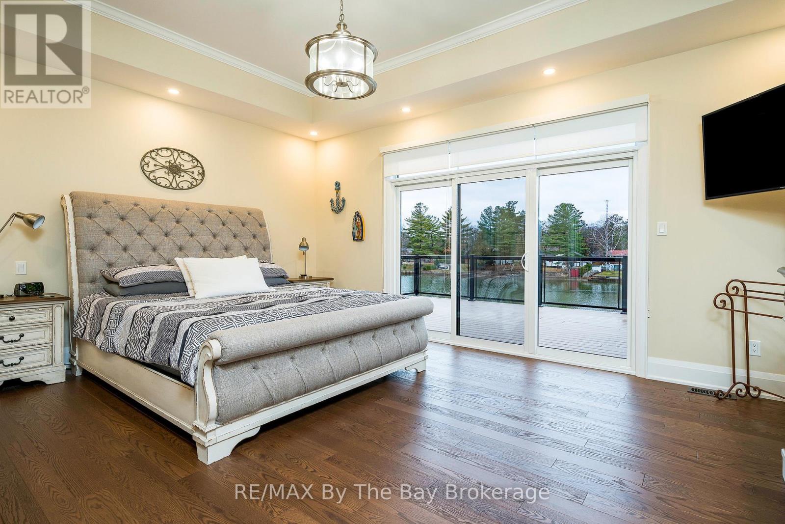 18 Edgewater Road, Wasaga Beach, Ontario  L9Z 2W3 - Photo 17 - S12400170