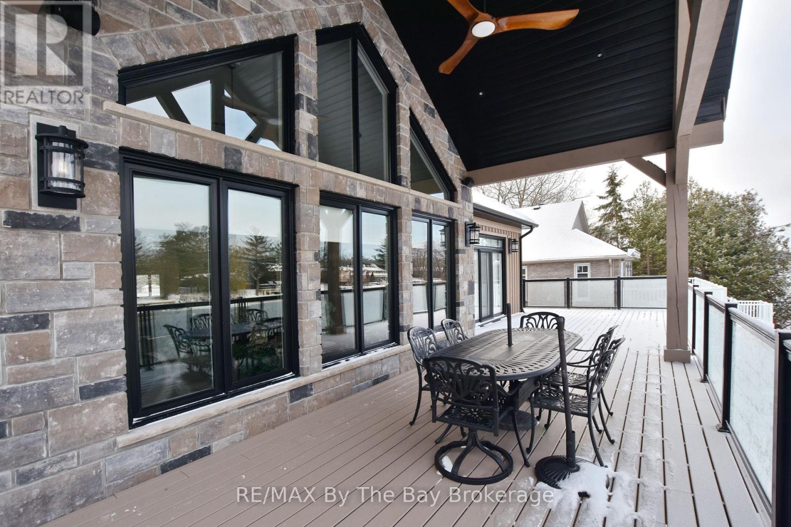 18 Edgewater Road, Wasaga Beach, Ontario  L9Z 2W3 - Photo 48 - S12400170