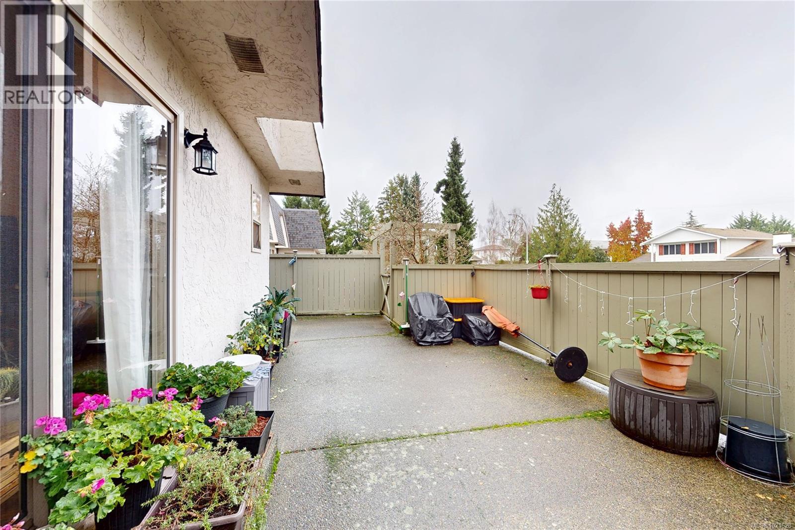 77 4061 Larchwood Dr, Saanich, British Columbia  V8V 3K4 - Photo 36 - 1021628