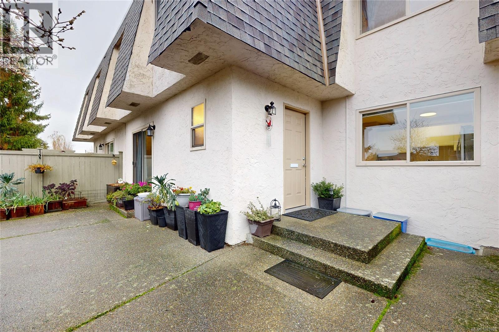 77 4061 Larchwood Dr, Saanich, British Columbia  V8V 3K4 - Photo 5 - 1021628