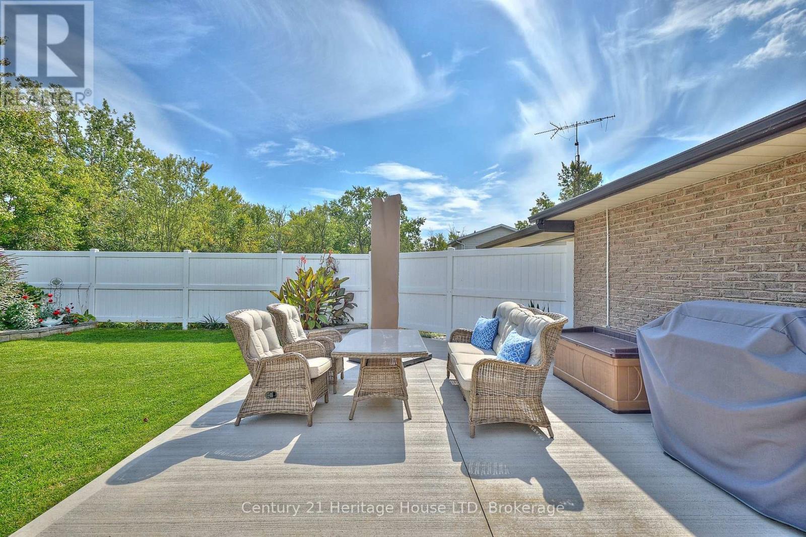 544 Rosehill Road, Fort Erie, Ontario  L2A 5M4 - Photo 34 - X12413166