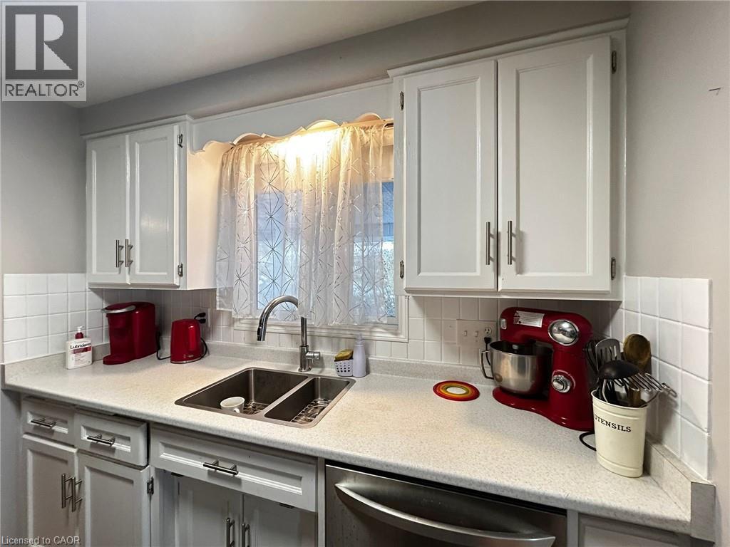 62 Lewis Crescent, Kitchener, Ontario  N2A 2T6 - Photo 14 - 40792443