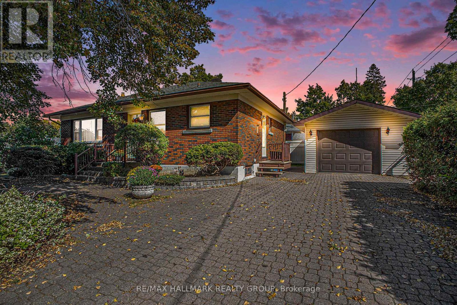 2023 Vincent Street, Ottawa, Ontario K1G 2M8 - Photo 3 - X12421966