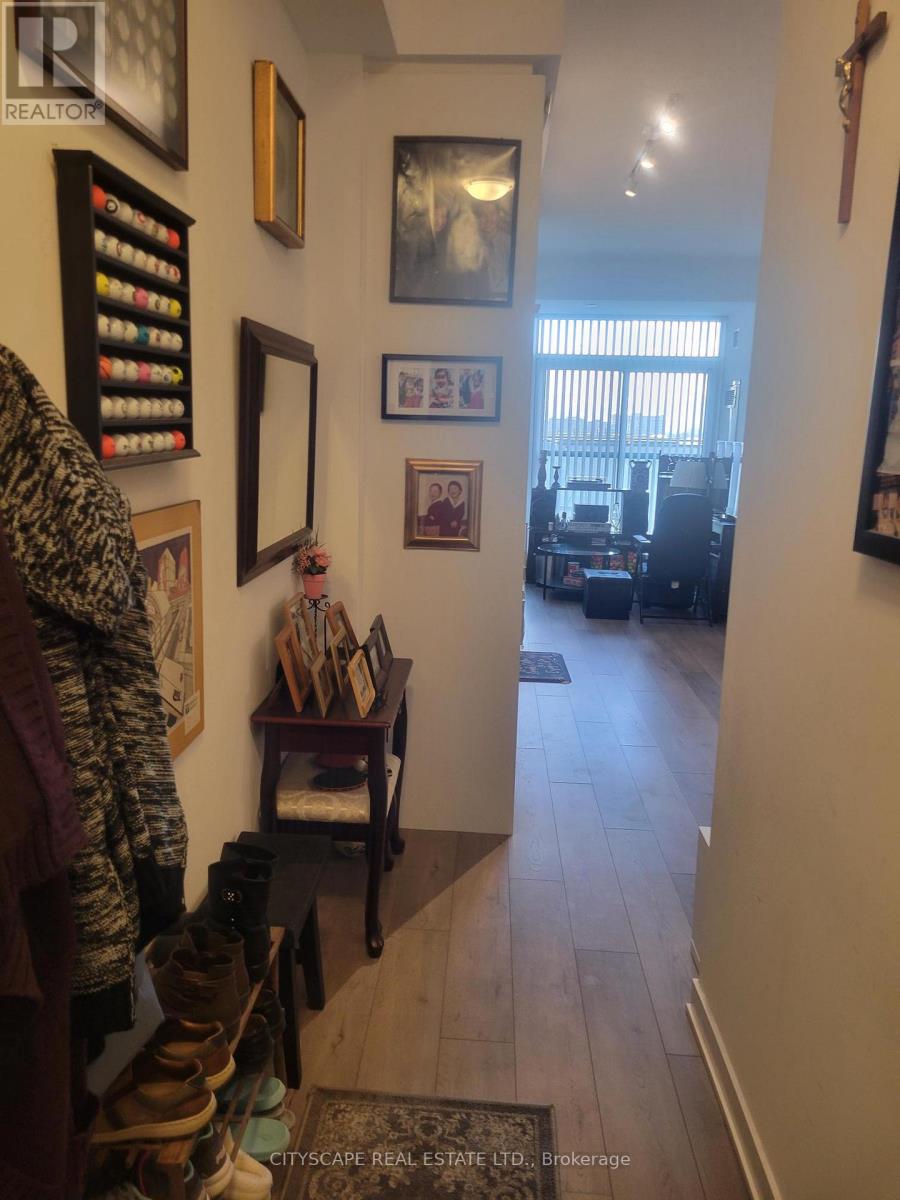 511 - 38 Honeycrisp Crescent, Vaughan, Ontario L4K 0M8 - Photo 2 - N12605100