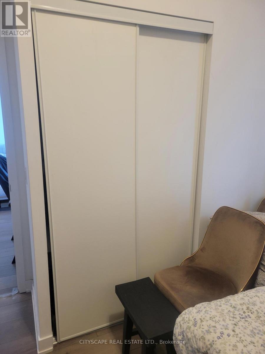 511 - 38 Honeycrisp Crescent, Vaughan, Ontario L4K 0M8 - Photo 9 - N12605100