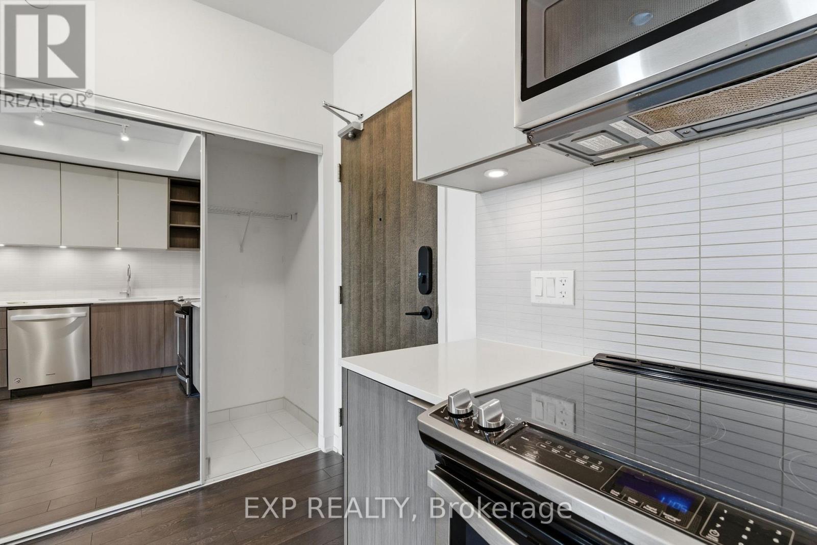 730 - 100 Eagle Rock Way, Vaughan, Ontario  L6A 5C2 - Photo 8 - N12605102