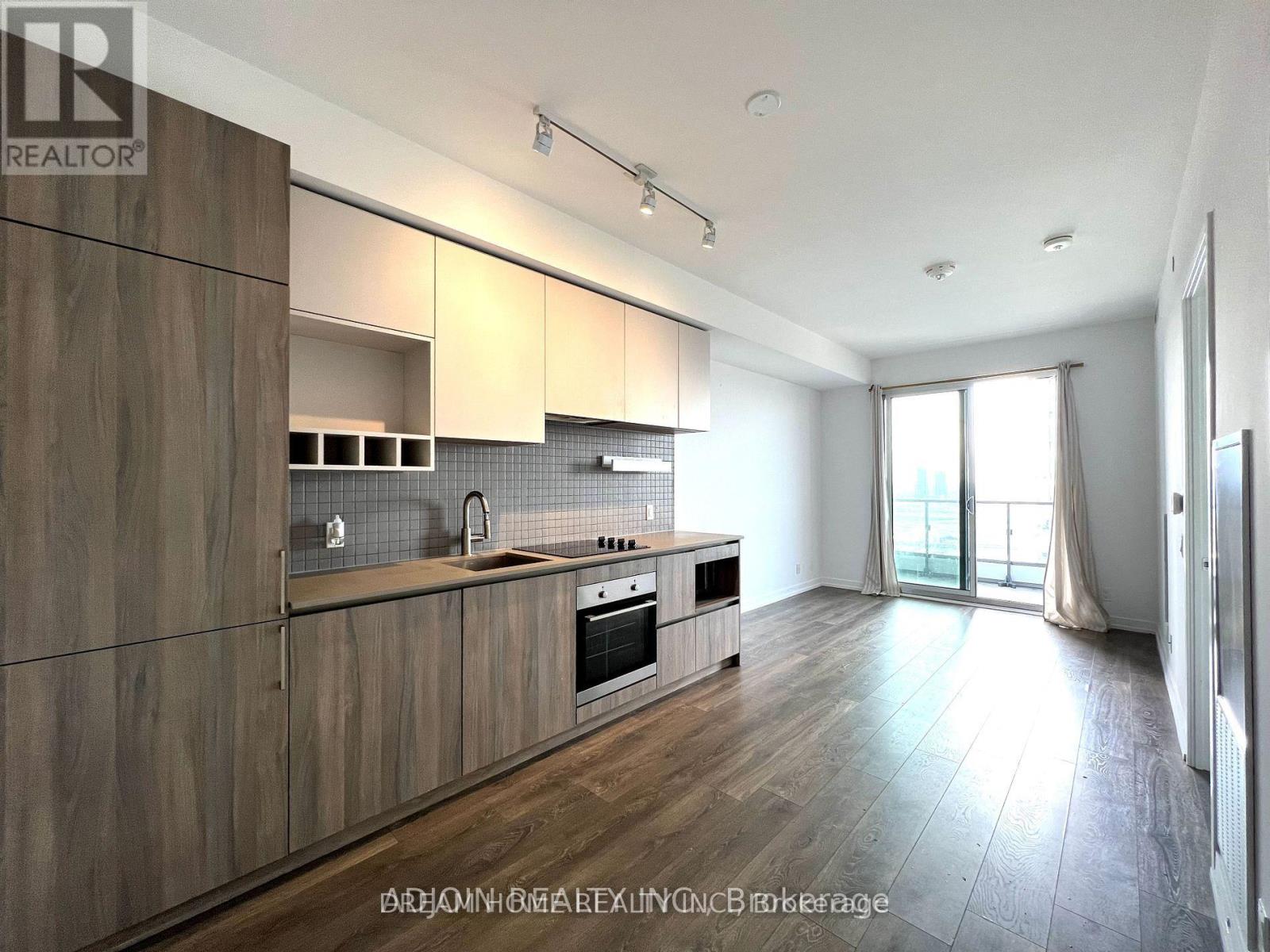 2111 - 950 Portage Parkway, Vaughan, Ontario  L4K 0J7 - Photo 1 - N12605164