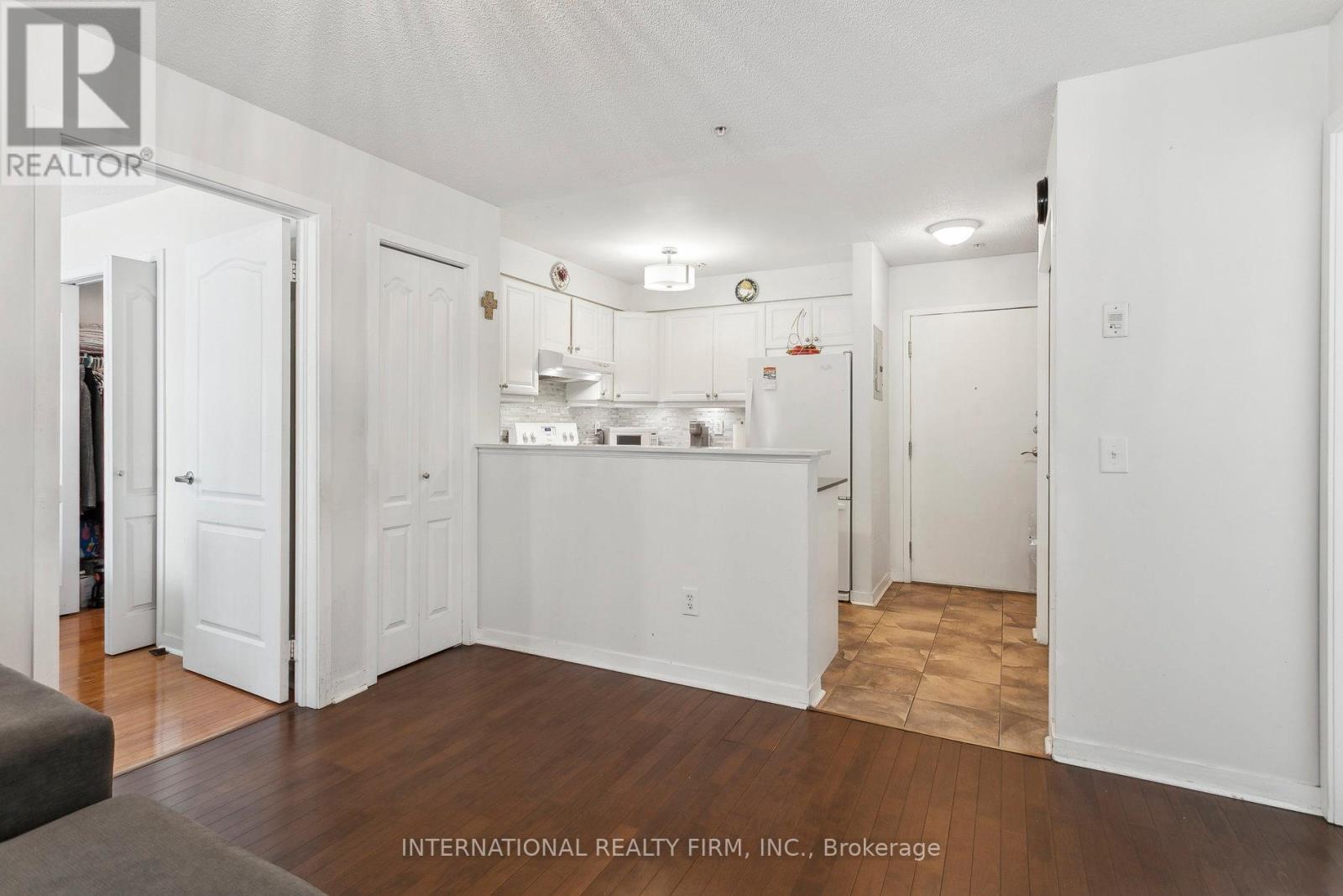 2113 - 6 Dayspring Circle, Brampton, Ontario  L6P 2Z6 - Photo 7 - W12431061