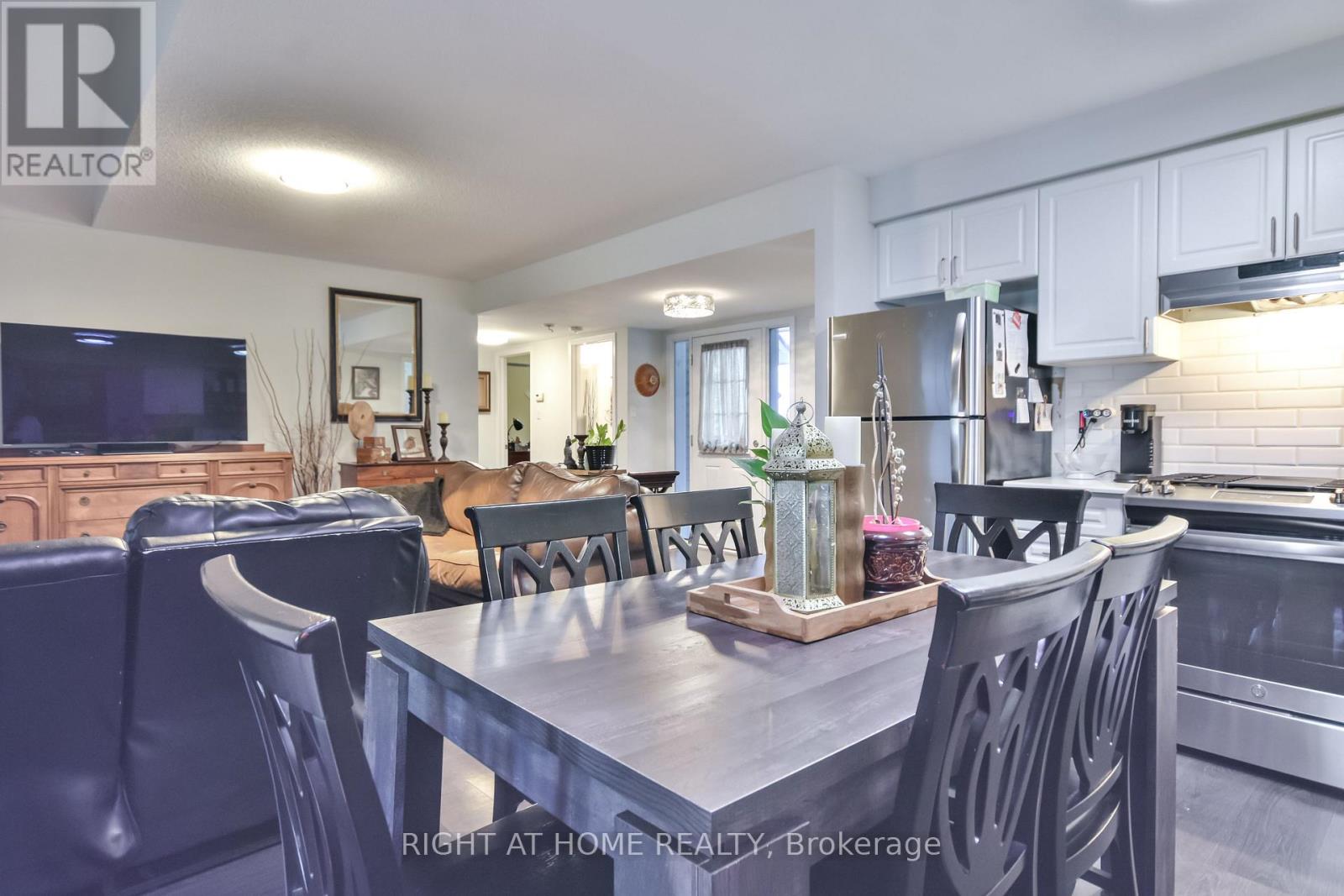 45 Marina Village Drive, Georgian Bay, Ontario  L0K 1S0 - Photo 6 - X12417070