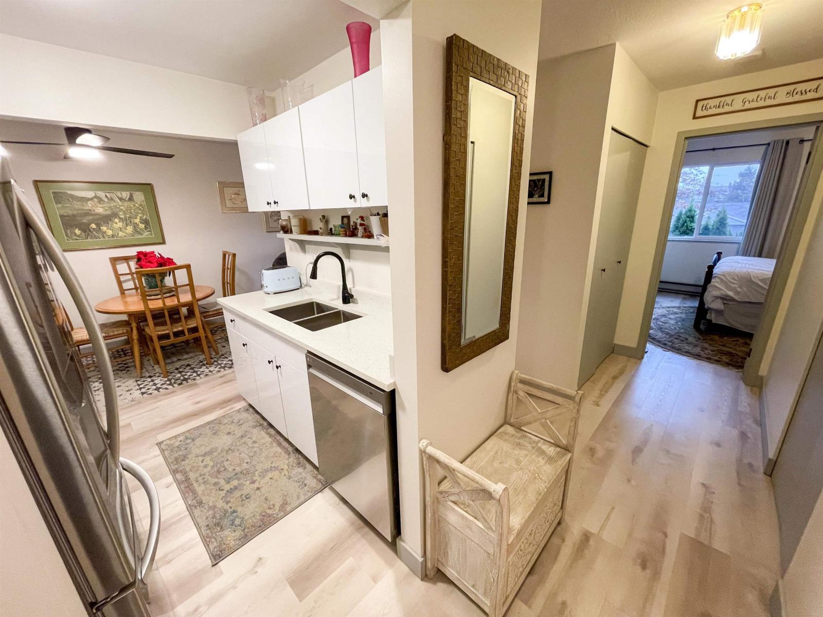 207 13775 74 Avenue, Surrey, British Columbia  V3W 9C5 - Photo 3 - R3072425